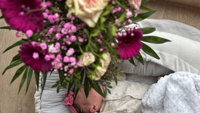 FOTO: Moderátorka Karolína Hošek porodila.