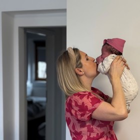 Moderátorka Karolína Hošek je pyšnou maminkou.