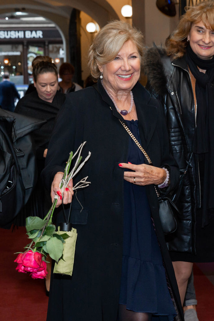 Její nejlepší kamarádkou byla zpěvačka Hana Zagorová.