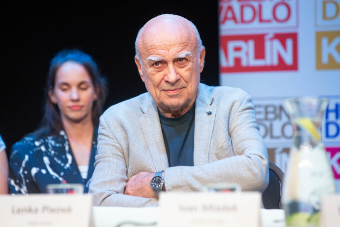 Minulý rok nazpíval pro Netflix Jožina z bažin v rámci traileru na seriál Wednesday. 