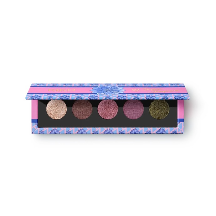 Složení stínů v paletce odpovídá líčení v seriálu Bridgertonovi. 