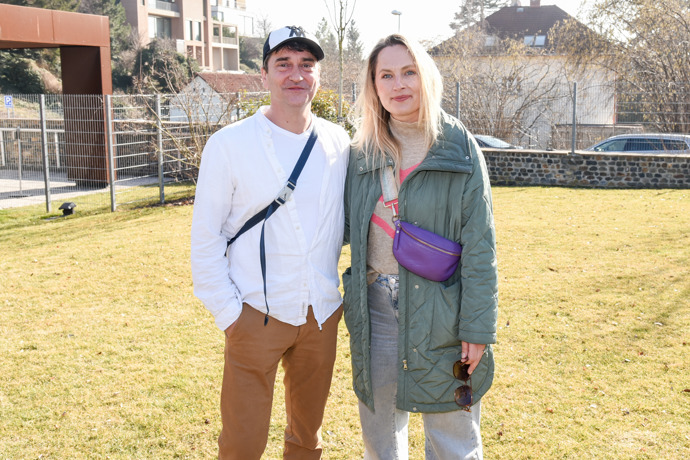 Společně také hrají divadlo, aktuálně například novou zájezdovku. 