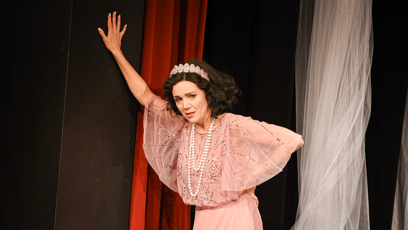 FOTO: Lucie Vondráčková na pódiu vystřídala hned několik kostýmů.