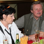 Jako jeden z mála v dnešní době nemá mobilní telefon.