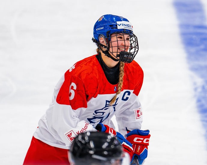 Linda Vocetková na ledě.