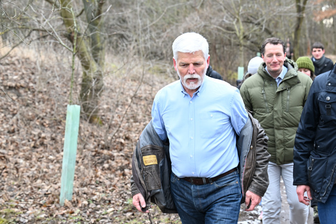 Petr Pavel si v jednu chvíli musel rozepnout bundu.