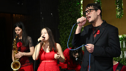 FOTO: David Kraus zazpíval na tiskovce ke koncertu Onestage.