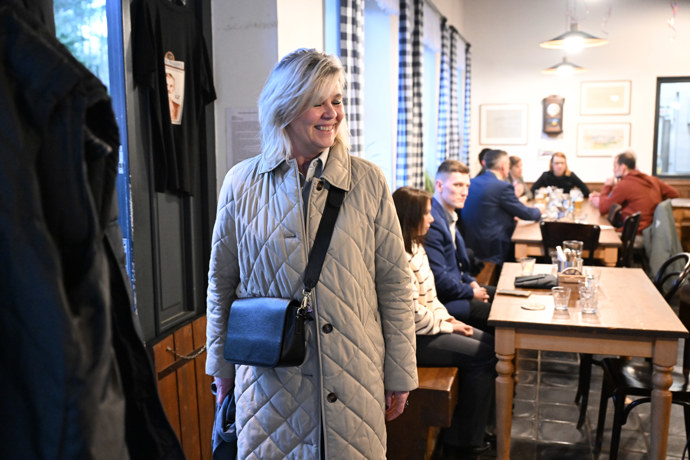 Eva Pavlová se při odchodu usmívala.