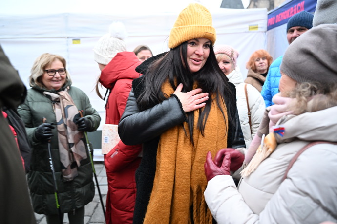 Jitka Čvančarová s fanoušky.