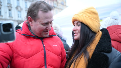 FOTO: Jitka Čvančarová na demonstraci s fanouškem.
