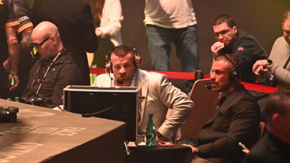 FOTO: Ondřej Raška společně s Karlosem Vémolou při komentování na Oktagonu 84.