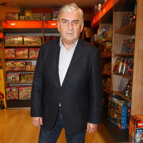 Herec umí dodat šmrnc i džínům.