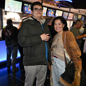 Džami a Damir na promítání prvního dílu Asia Express.