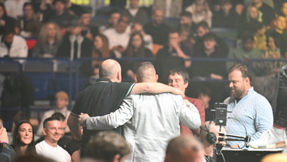 FOTO: Karlos Vémola s fanoušky.