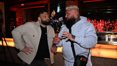 FOTO: Michal Kotalík po boku Alexe Cverny.