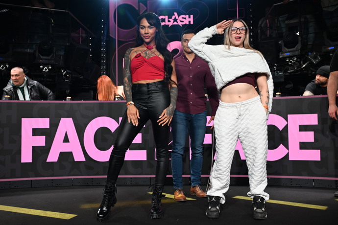 V kleci se utká Angie Mangombe a Dominika Elischerová alias Mína.