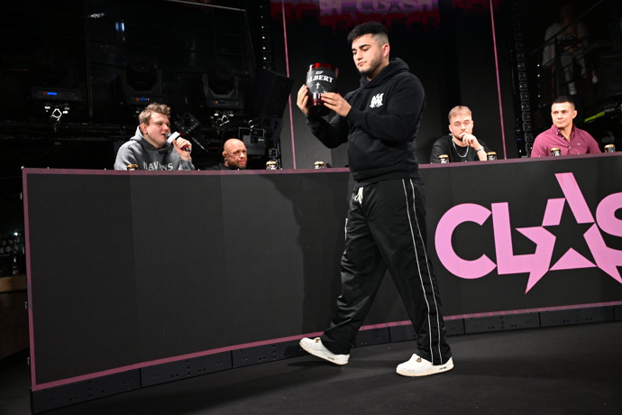 Samir Margina si na Tadeáše vzal urnu.