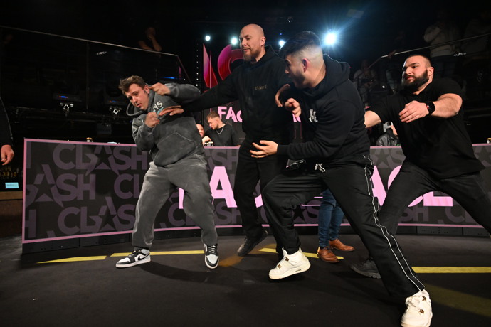 Staredown Veselého a Marginy nebyl bez pořádné podívané.
