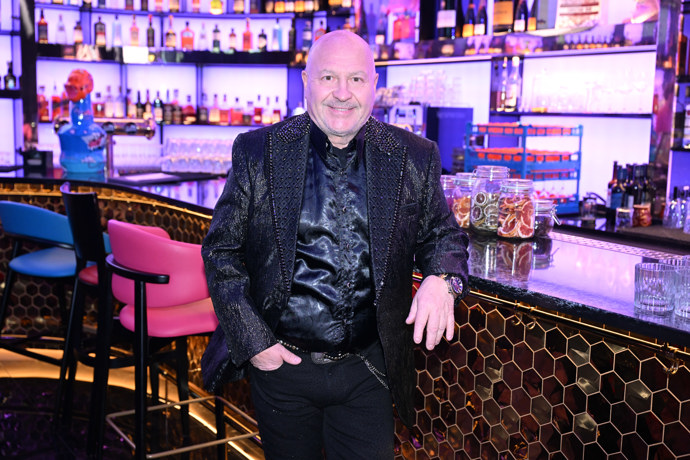 Michal David má rád obleky s výraznými ornamenty.