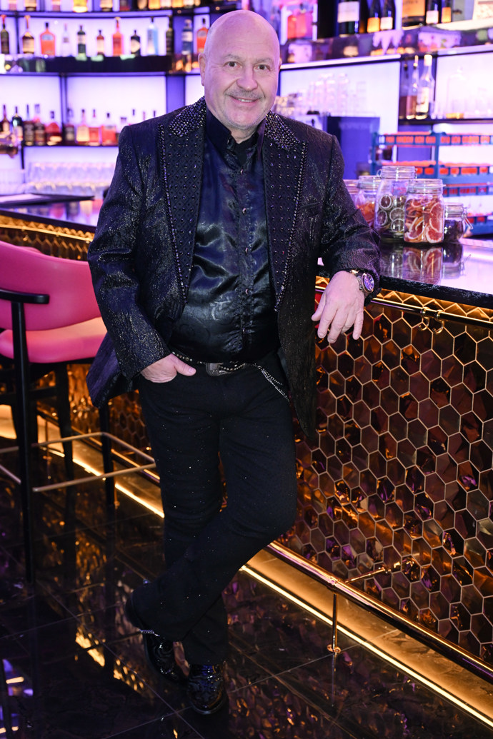 Muzikant říká, že s výrobou parfému mu pomáhal vnuk Sebastian. 