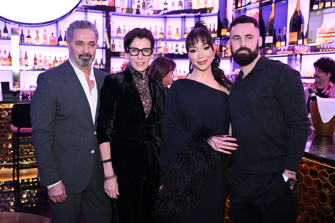 Rodina Dejdarových a Veronica Biasiol. 