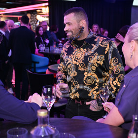 Karlos Vémola rozdával úsměvy.