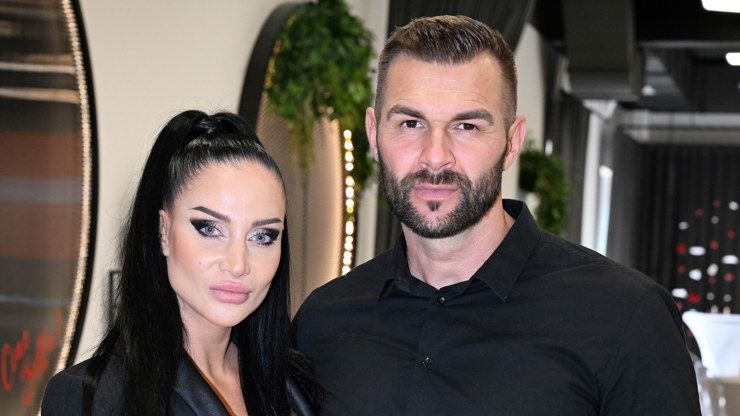 Andrea Pomeje se svým partnerem Petrem na akci od Deborah Milano. 