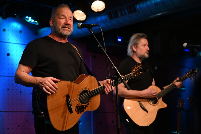 David Koller zazpíval na pódiu. 