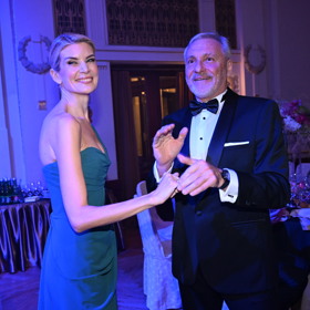 Jan Čenský moderoval Český ples s Ivetou Lutovskou.