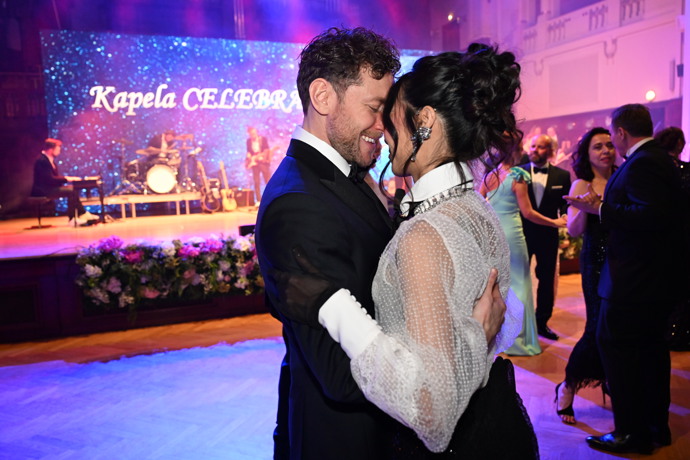 Miroslav Dubovický se Sarah Vu při tanci.