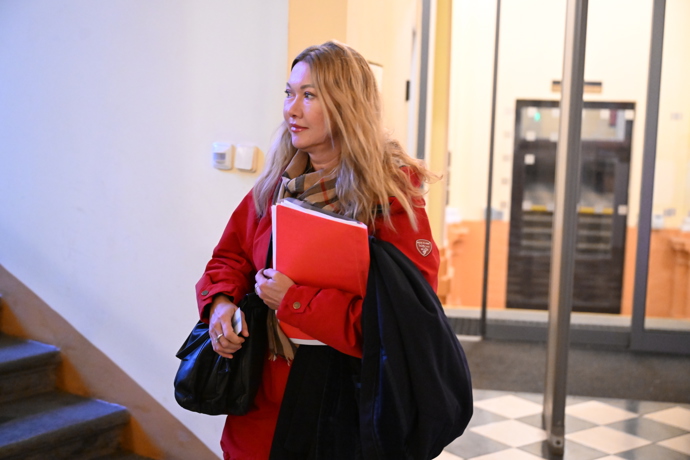 Soudní spor Adama Krause a jeho expartnerky Nikol Enevové.