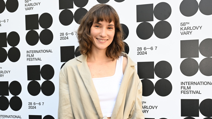 Eliška Křenková je ve Varech.