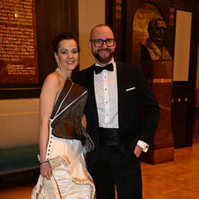 Lilia přišla s Petrem Holbou.