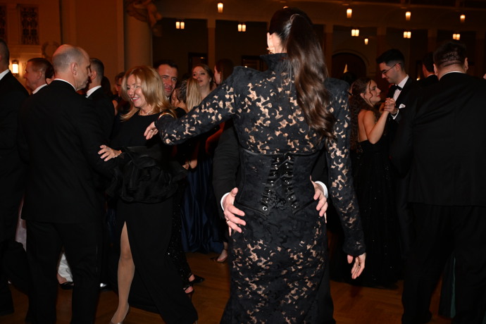 Kolečko a jeho velmi nízké ruce.