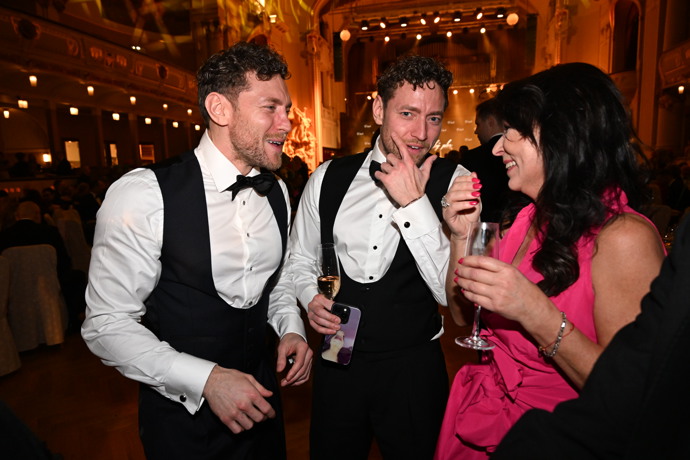 Martin Dubovický a Miroslav Dubovicky ve společnosti Heidi Janků.