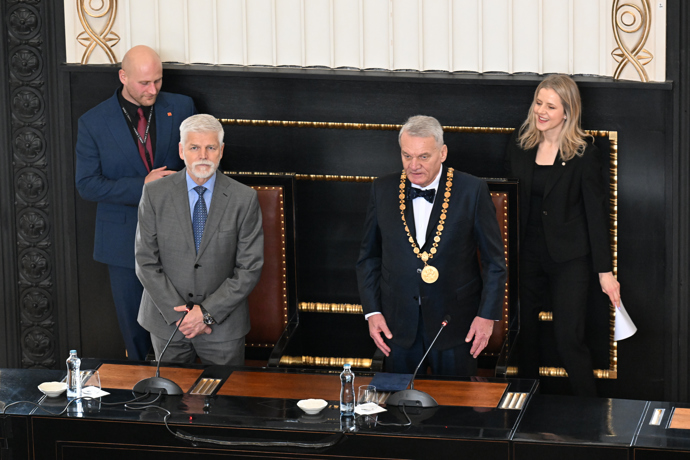 Petr Pavel s primátorem Bohuslavem Svobodou.