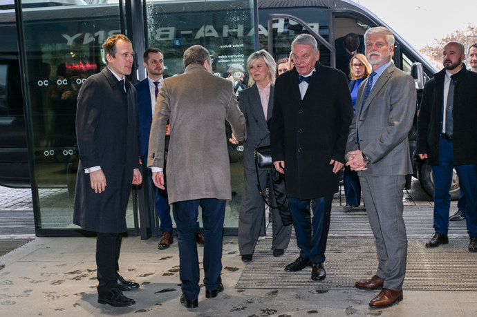 Petr Pavel s Bohuslavem Svobodou a starostou Janem Čižinským.