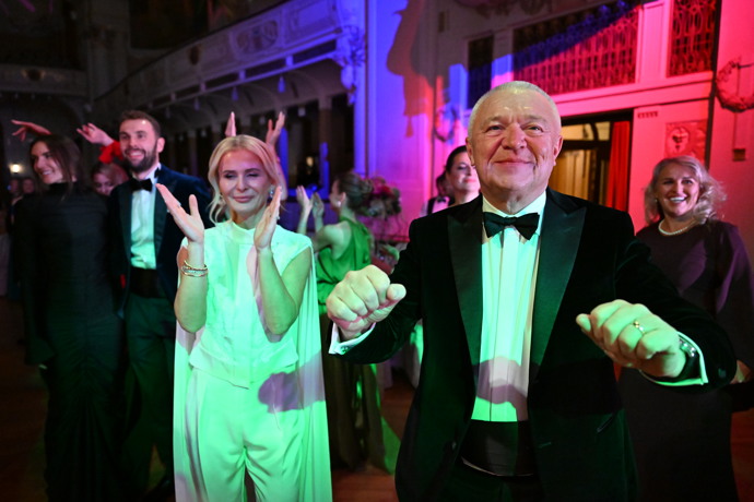 Hosté se dobře bavili. 