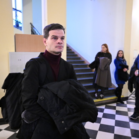 Adam Kraus tvrdí, že expartnerku neznásilnil.