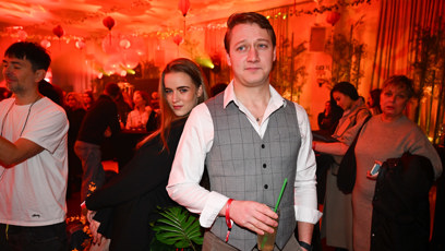 FOTO: Amélie Pokorná Zedníčková se vetřela na fotku s Ondřejem Krausem.