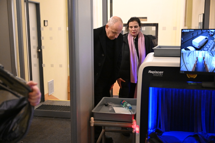 Soud Adama Krause a expartnerky Nikol Enevové.