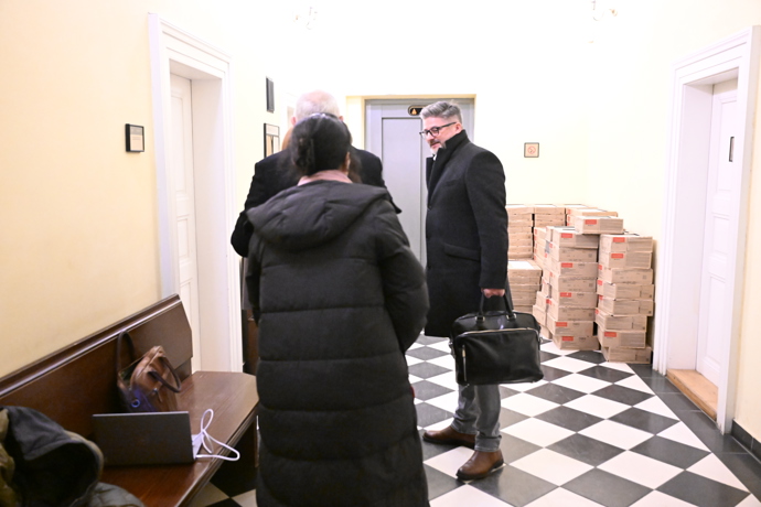 K soudu dorazil také moderátor Jan Kraus a exmanželka Jana Krausová.