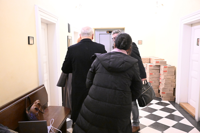 K soudu dorazil také moderátor Jan Kraus a exmanželka Jana Krausová.