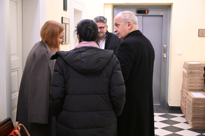 K soudu dorazil také moderátor Jan Kraus a exmanželka Jana Krausová.