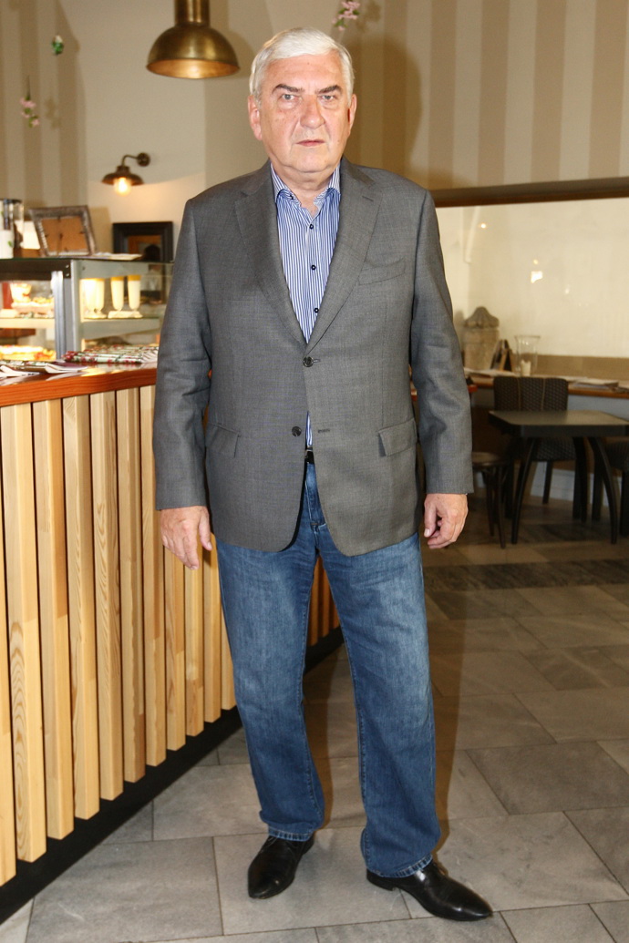 Miroslav Donutil si ale umí pohrát i s kontrasty.