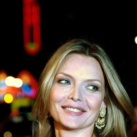 V devadesátých letech si Michelle střihla roli Catwoman v trháku Batman se vrací. Takto její tvář vypadala v roce 2002.