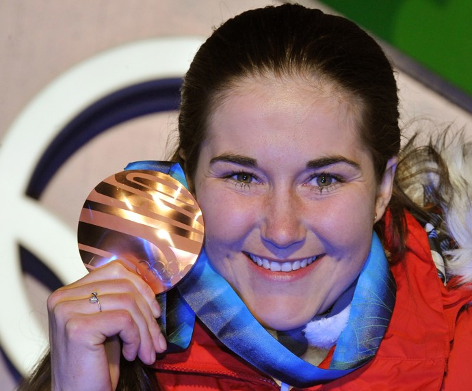 Sjezdařka Šárka Strachová, ještě pod dívčím jménem Záhrobská, vybojovala před 16 lety ve Vancouveru bronzovou olympijskou medaili ve slalomu.