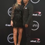 Randila také s trenérem působícím v Národní fotbalové lize Kenanem Smithem.