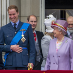 Nebo během Trooping the Colour v roce 2010. To se Will chechtal, až se za břicho popadal.