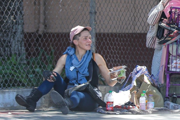 Loni Willison žije na ulici.